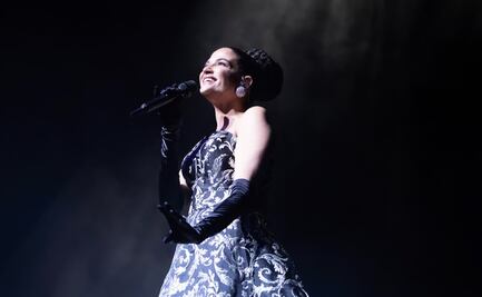 Natalia Jiménez ofrece un viaje entre el pop y la nostalgia mexicana en el Auditorio Nacional