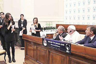 Cuando le hablas al Papa, sólo te ve a ti: estudiante