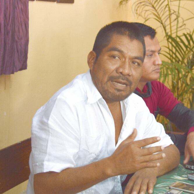 Agre sión. El líder de la UPOEG, Bruno Plácido, informó que el grupo armado Los Dumbos ayer atacó viviendas de familiares de un autodefensa. ARCHIVO EL UNIVERSAL