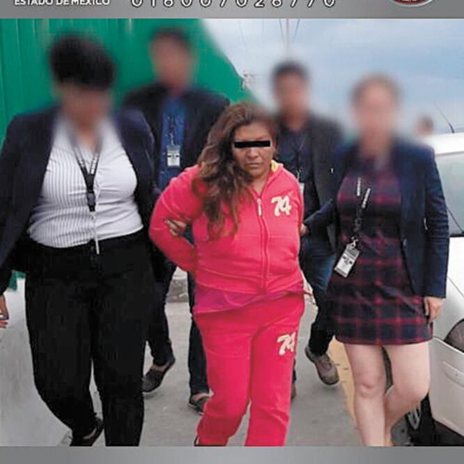 Elvira “N” fue detenida ayer acusada del feminicidio de su nieta Teresita. La menor fue velada el pasado jueves por vecinos. FOTO: ESPECIAL