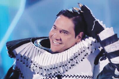 Moi destapa su voz en tv