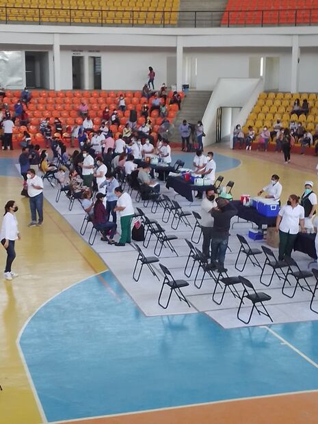 Chiapas inicia vacunación contra Covid-19 a maestros