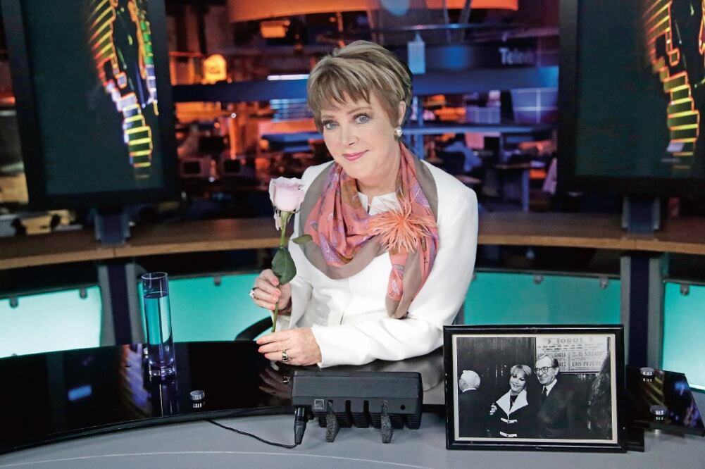 La comunicadora se rompió la columna y sufrió una enorme cortada por el accidente (ALEJANDRA LEYVA. EL UNIVERSAL)