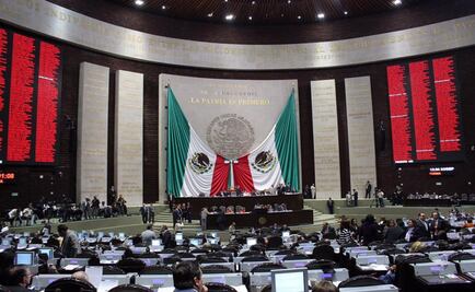Diputados guardan minuto de silencio por el 2 de octubre