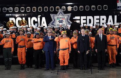 México es fuerte y saldrá adelante: rescatistas de El Salvador