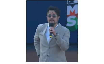 Las desastrosas interpretaciones que han hecho los famosos del Himno Nacional Mexicano