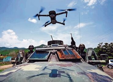 Cárteles mexicanos tienen “mayor capacidad operativa con los drones” que agencias del orden en EU: Ted Cruz; "se han convertido en armas”