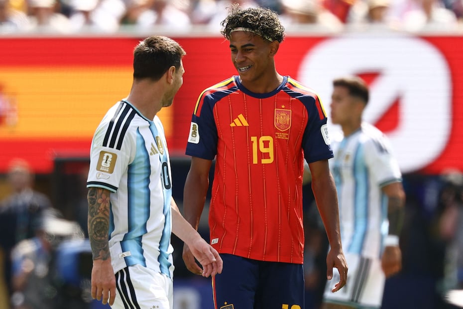 Lionel Messi y Lamine Yamal con las selecciones de Argentina y España, respectivamente, durante la final del Mundial de 2026 - Foto: AFP