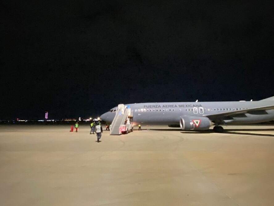 Regresa a México tercer avión de rescate de connacionales, Foto: Alelhí Salgado / El Universal