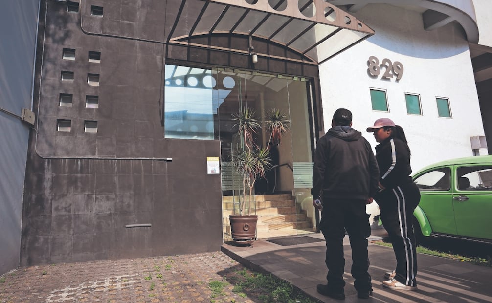 El cuerpo de Edith fue encontrado en el edificio número 829 de avenida Revolución. Por la noche fue detenido el vigilante del inmueble. Foto: Luis Camacho y Osmar Alvarado/ EL UNIVERSAL