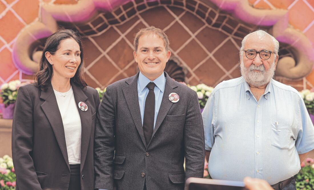 Al presentar la edición 168 de la Feria de las Flores de San Ángel, el alcalde de Álvaro Obregón, Javier López Casarín, mencionó que se pretende rescatar el origen cultural del evento. Foto: de Gabriel Pano. El Universal