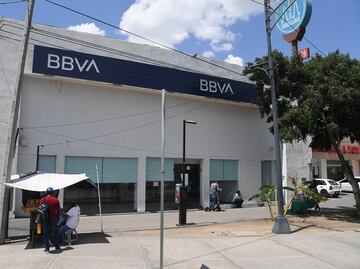 ¿Adiós a las sucursales bancarias en México? En 2030 operaciones físicas llegarán a mínimos, prevé BBVA