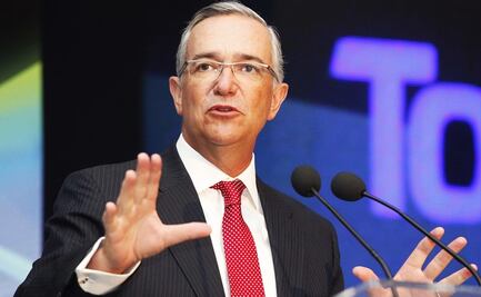 Ricardo Salinas pide a directivos de su empresa buscar quien los sustituya
