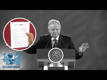 AMLO firma compromiso para no reelegirse