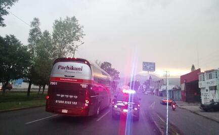 Recuperan autobús robado y detienen a 23 normalistas en Michoacán