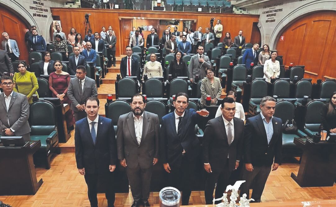 Víctor Leopoldo Delgado Pérez, nuevo titular de la comisión de Derechos Humanos estatal, al rendir protesta ante el Congreso mexiquense. Foto Especial