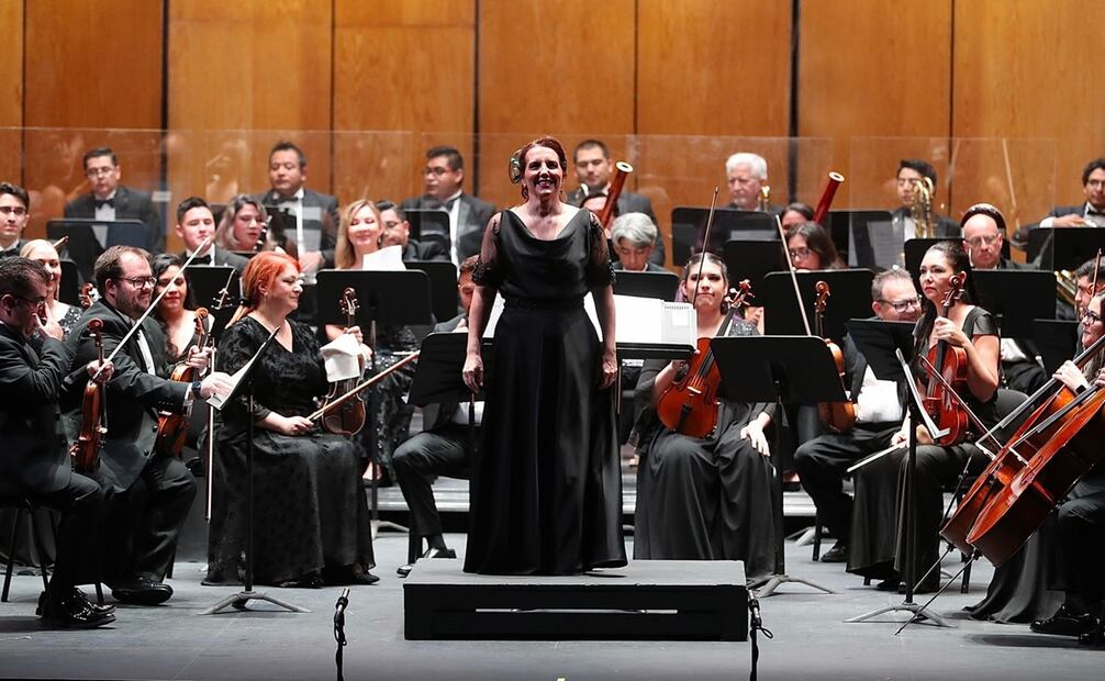 Guanajuato, Gto. 26 octubre 2023 Concierto de la Orquesta Filarmónica de Sonora y Coro del Teatro del Bicentenario interpreta Cantata Sueños de Arturo Márquez con Laura Cmet, directora invitada en el Teatro Juárez. Fotos: Berenice Fregoso/El Universal.