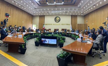 INE rechaza modificar lineamientos de recolección de firmas para revocación de mandato 