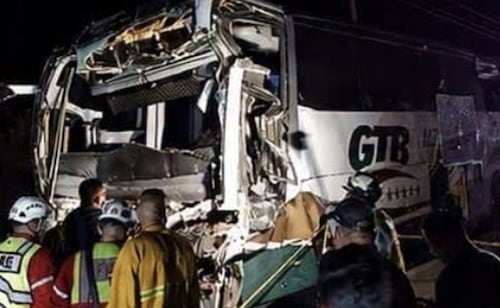 Choque entre tráiler y autobús de pasajeros deja un muerto y 39 lesionados en Sonora; niños y adultos mayores, entre los heridos