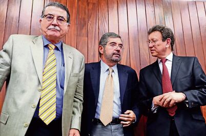 De la Fuente: fenómeno Trump se debe atacar