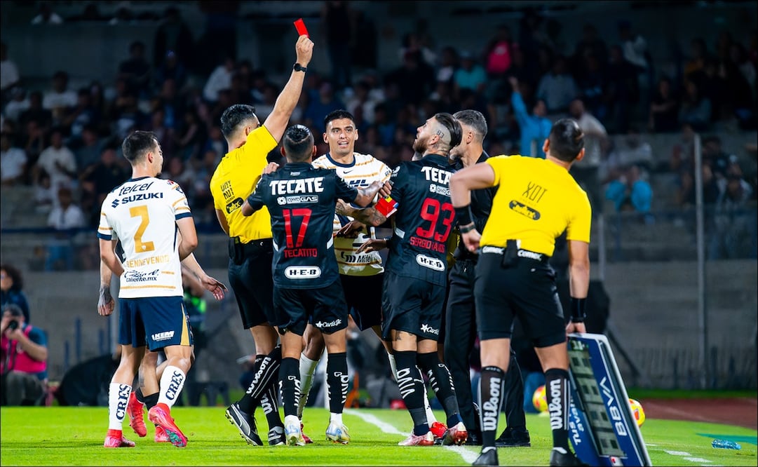 Pumas recibió una contestación de la Comisión de Árbitros por quejarse públicamente y señaló que hará una ““completa investigación” / FOTOS: Imago7