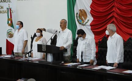 Carlos Merino toma protesta como gobernador interino de Tabasco