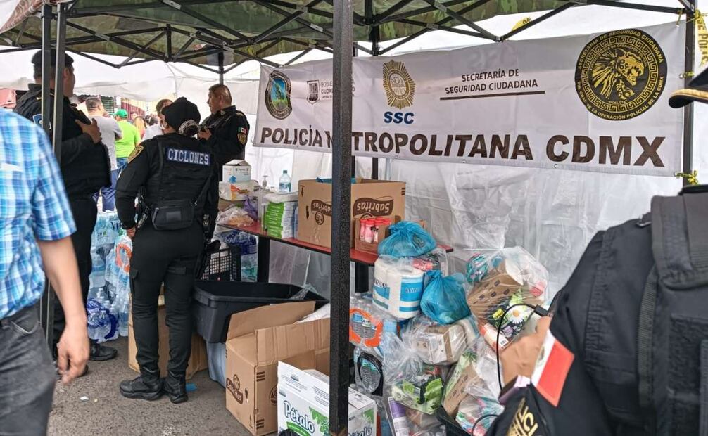 La SSC de la CDMX instaló modulos para recibir víveres y productos de higiene.
Foto: Daniela Gómez