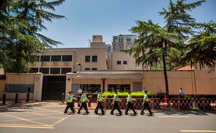 China entra al consulado de EU en Chengdu tras salida de estadounidenses