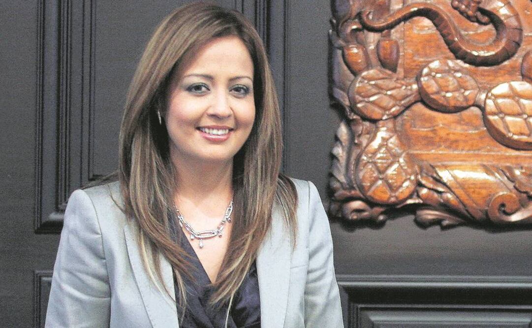 Liliana Carbajal Méndez recibe, además de su sueldo, una gratificación anual de 221 mil 597 pesos y una prima vacacional de 36 mil 932 pesos dos veces al año (ARCHIVO EL UNIVERSAL)