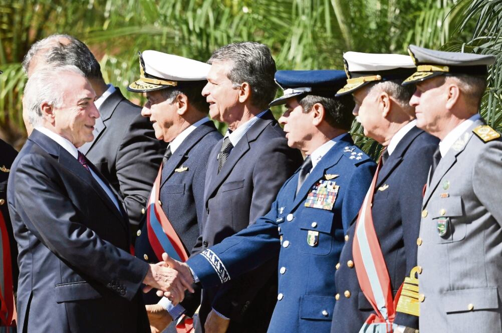 El presidente Michel Temer se reunió ayer con militares por el aniversario de la batalla de Riachuelo (EVARISTO SA. AFP)
