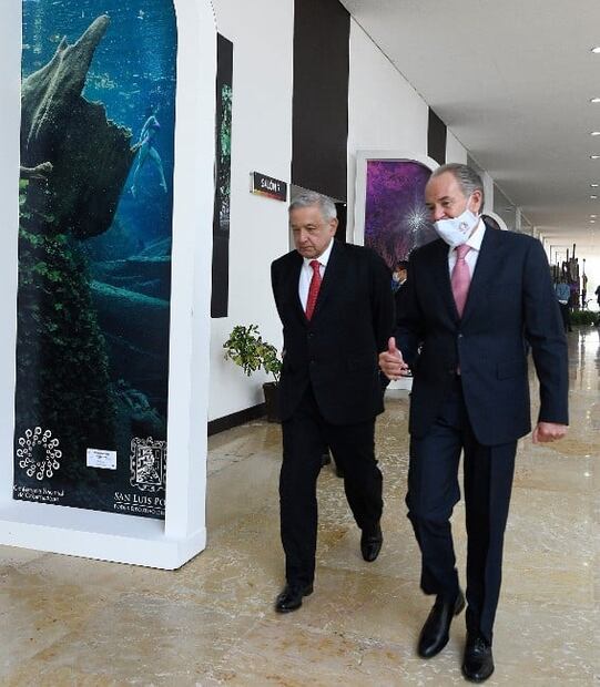 AMLO arriba a reunión de la Conago