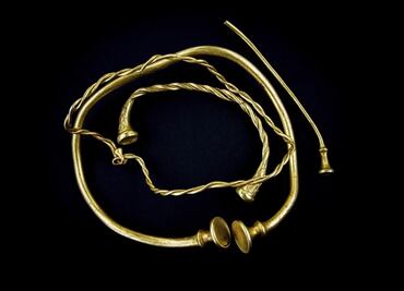 Dos amigos hallan joyas de oro de la Edad de Hierro en Inglaterra