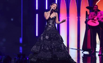 El espectacular vestido de Ángela Aguilar en los Premios Lo Nuestro