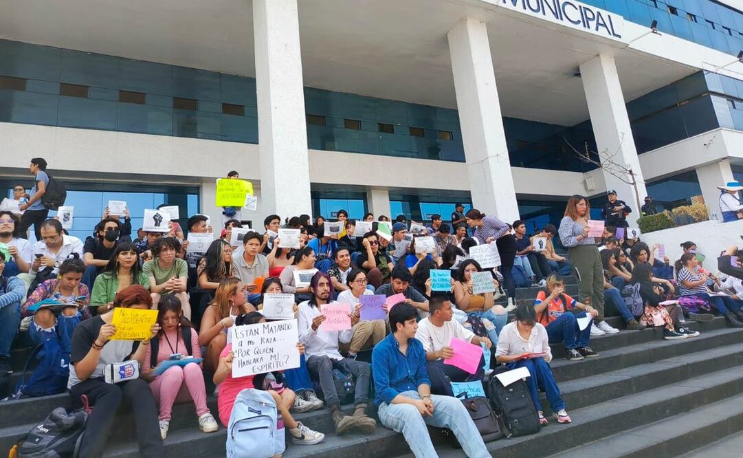 El alumno de FES Acatlán, quien habría acudido al CCH Naucalpan a ver a su hermano, falleció por “muerte súbita por cardiopatía”. Foto: Rebeca Jiménez
