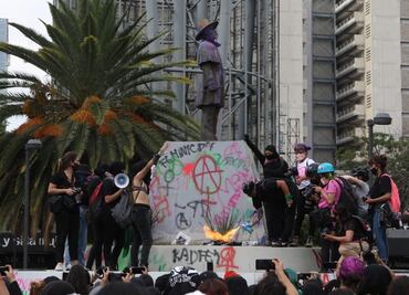 Metro cierra estación Insurgentes por marcha feminista