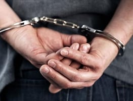 Detienen a vicealmirante presuntamente implicado en huachicol fiscal; cae junto a otras siete personas