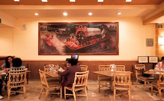 Cae 65.7% utilidad neta de Alsea en primer trimestre; reconoce entorno retador para consumo