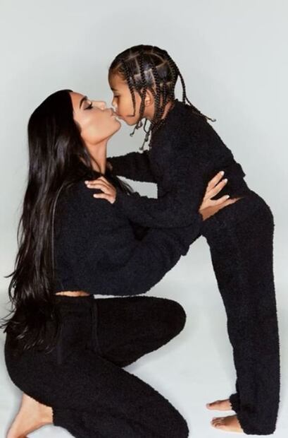 Filtran imágenes del video erótico de Kim Kardashian, su hijo Saint las vio 