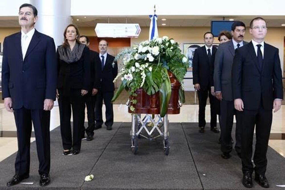 Panistas acuden a despedir a Luis H. Álvarez en Chihuahua