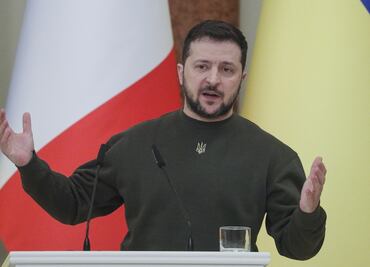 Ucrania "triunfará" ante el terror ruso, afirma Zelensky previo a aniversario de la invasión