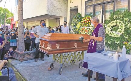“Estamos aquí para despedirte, amigo”; adiós al periodista Heber López