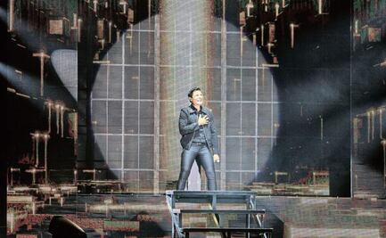 Chayanne deja todo y provoca, “bailando”