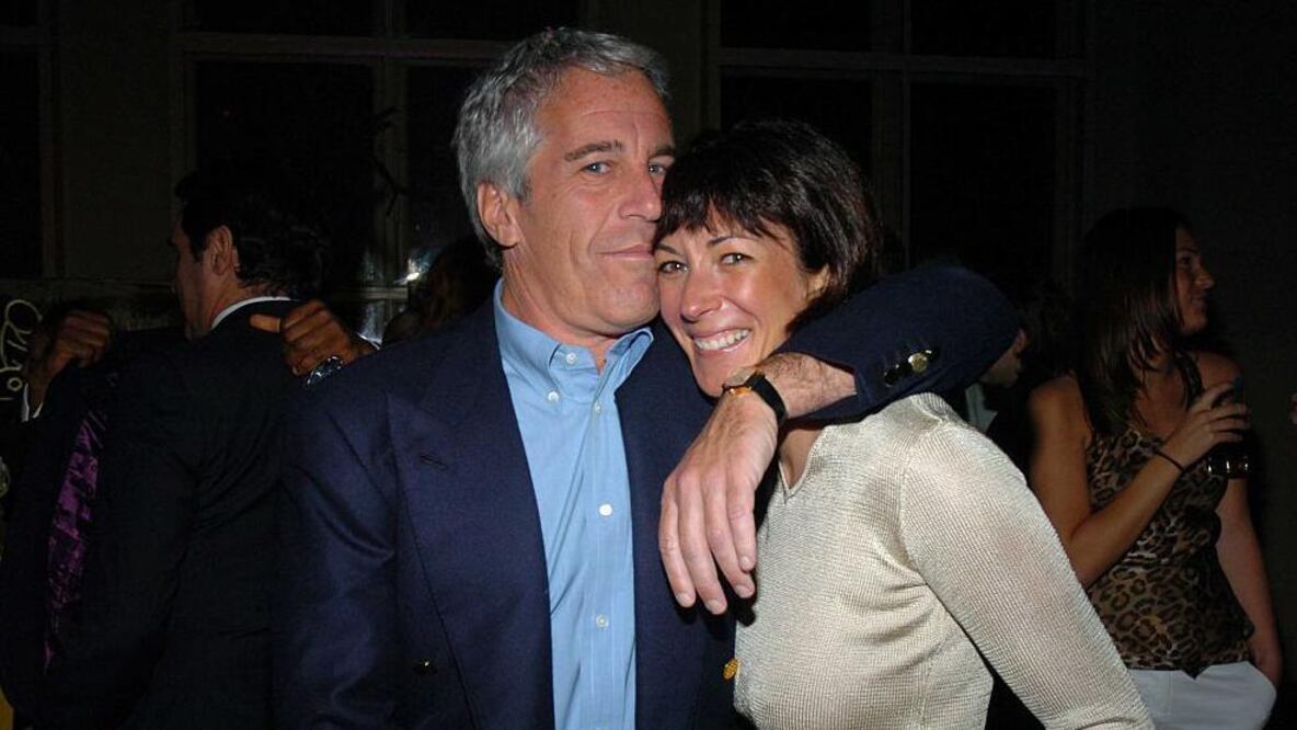 Quién es Ghislaine Maxwell, la exnovia del multimillonario Jeffrey Epstein que cumple una condena de 20 años de prisión por tráfico sexual de menores. Foto: BBC