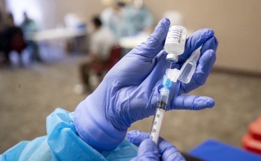 Vacuna contra la influenza reduce síntomas del Covid-19 en niños: estudio