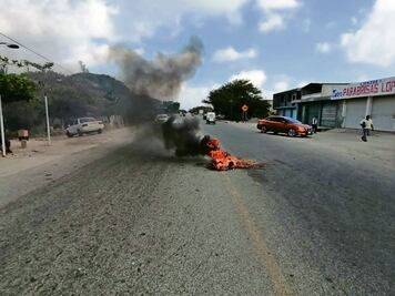 Caravana migrante retoma su camino hacia Oaxaca