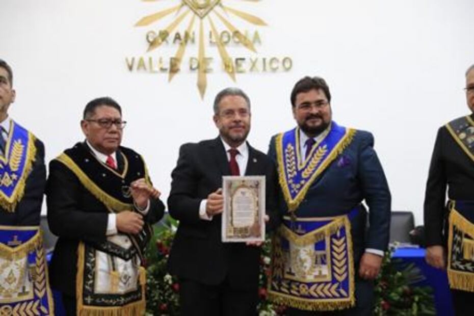 Reconocen labor de Enrique Bustamante, director de la Fundación Ealy Ortiz AC