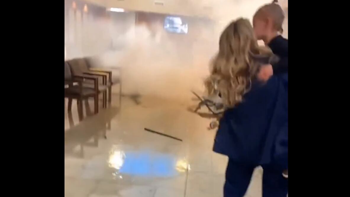 Dos pacientes pediátricos y un adulto fueron transportados al Centro Médico Infantil Dell, dijeron las autoridades. Foto: tomada de video