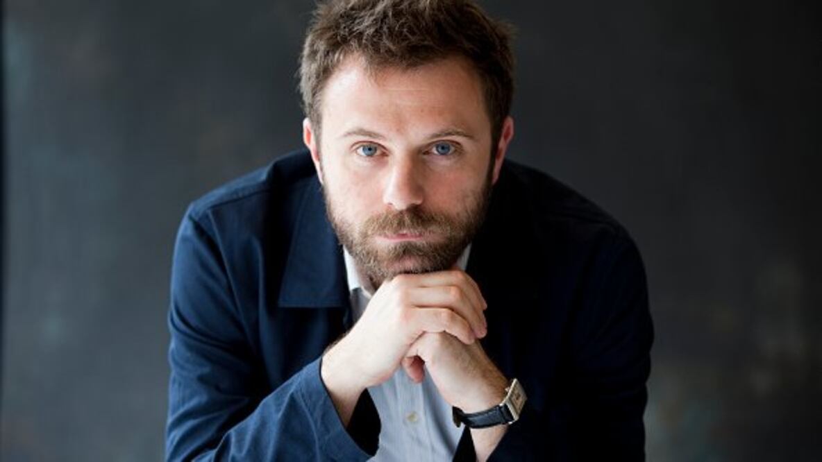 El escritor italiano Paolo Giordano acaba de publicar su primer ensayo, "En tiempos de contagio", en el que reflexiona sobre lo que podemos aprender de esta pandemia.Foto: Getty Images vía BBC