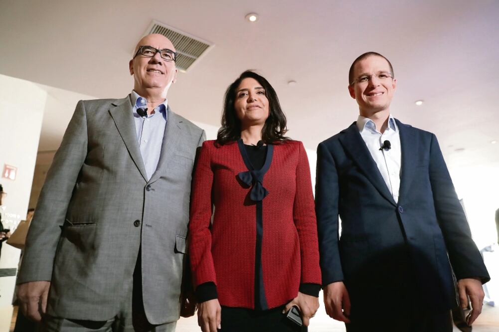 Líderes MC, PRD y PAN buscan elegir la forma para designar a quienes competirán por las 3 mil 406 candidaturas del proceso electoral de 2018.