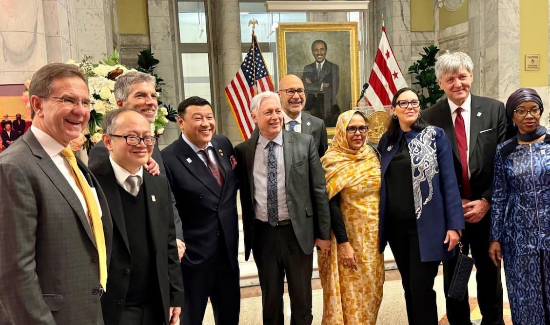 Esteban Moctezuma declaró que a nuestro país se le admira en el exterior por haber elegido a Claudia Sheinbaum. Foto: X @emoctezumab